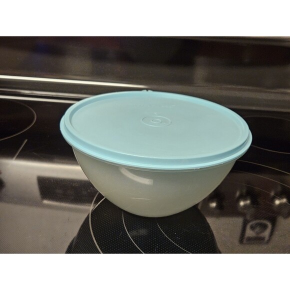 Tupperware Wonderlier Bowl Sheer With Teal Lid Seal 235-21 - Picture 2 of 8